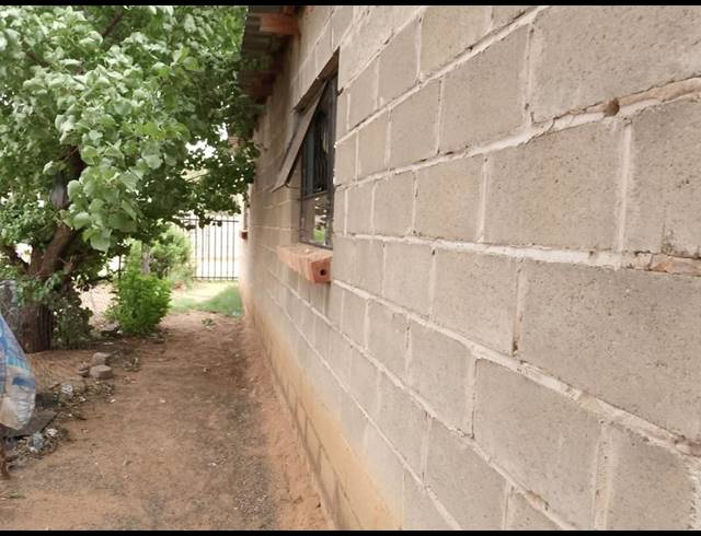 4 BEDROOM HOUSE FOR SALE IN BLOEMSIDE 2